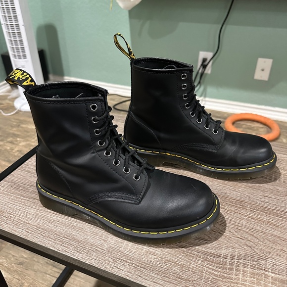 Docs Dr. Martens 1460 (11822) Nappa Leather Lace Up Boots Mens Size 8 - Picture 2 of 9